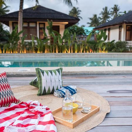 Alon Cloud9 Beach Front Catangnan ภายนอก รูปภาพ