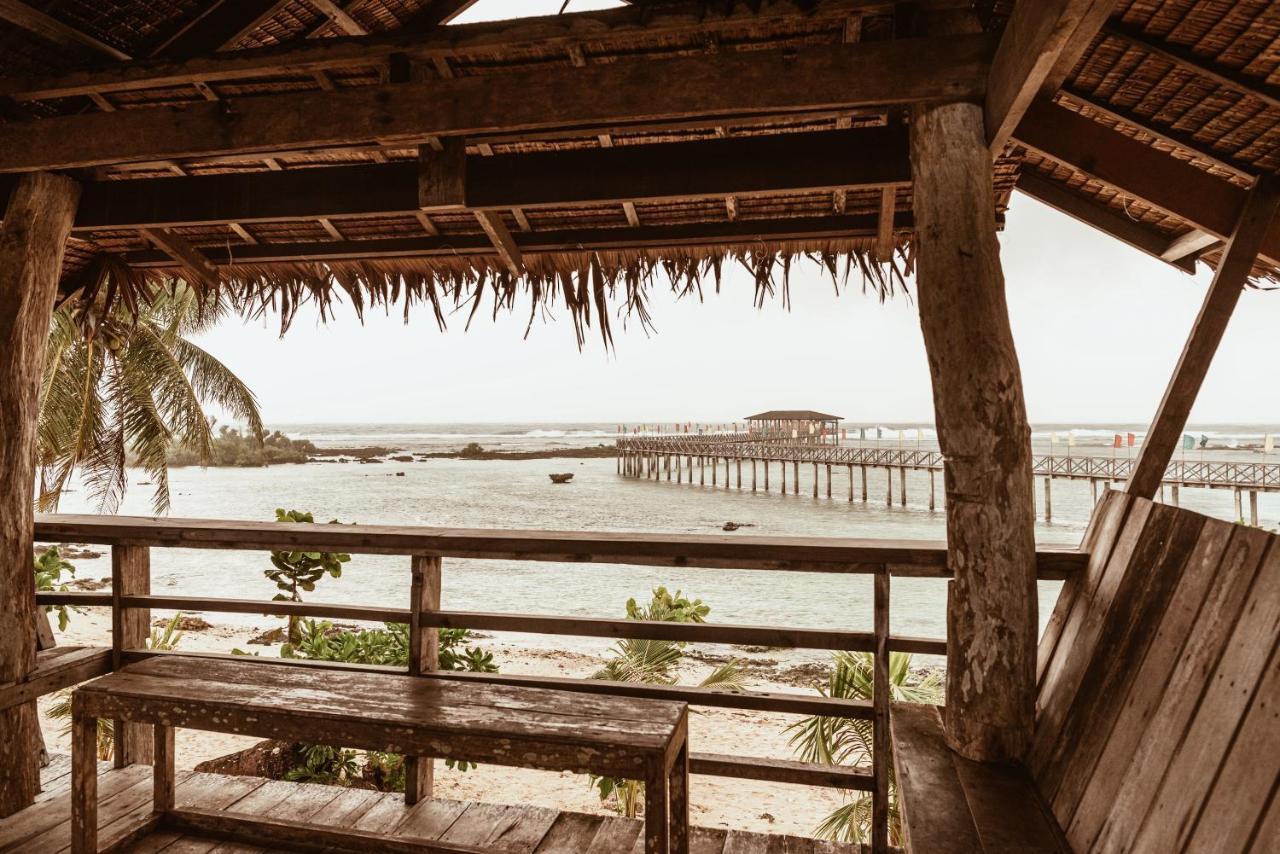 Alon Cloud9 Beach Front Catangnan ภายนอก รูปภาพ