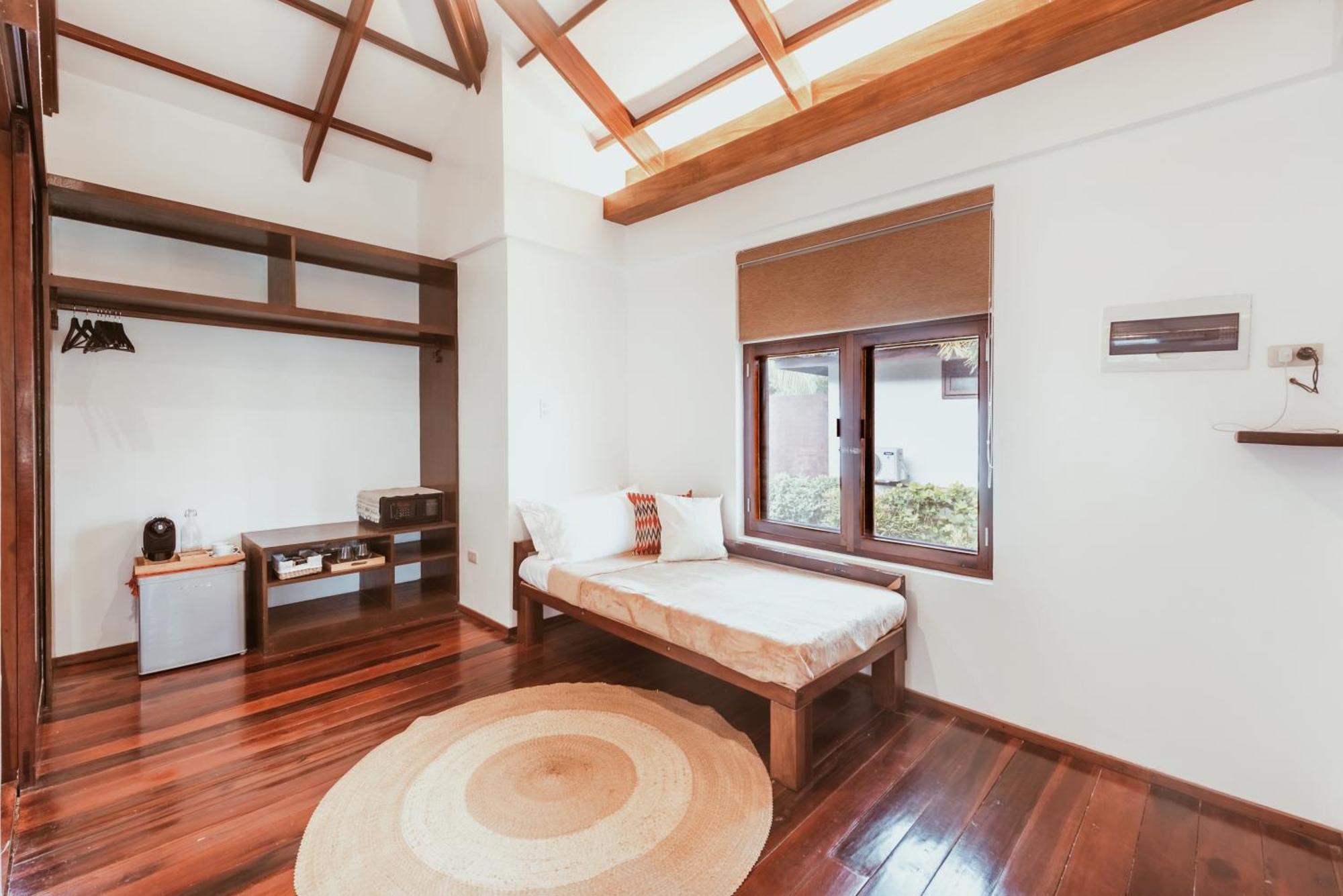 Alon Cloud9 Beach Front Catangnan ภายนอก รูปภาพ