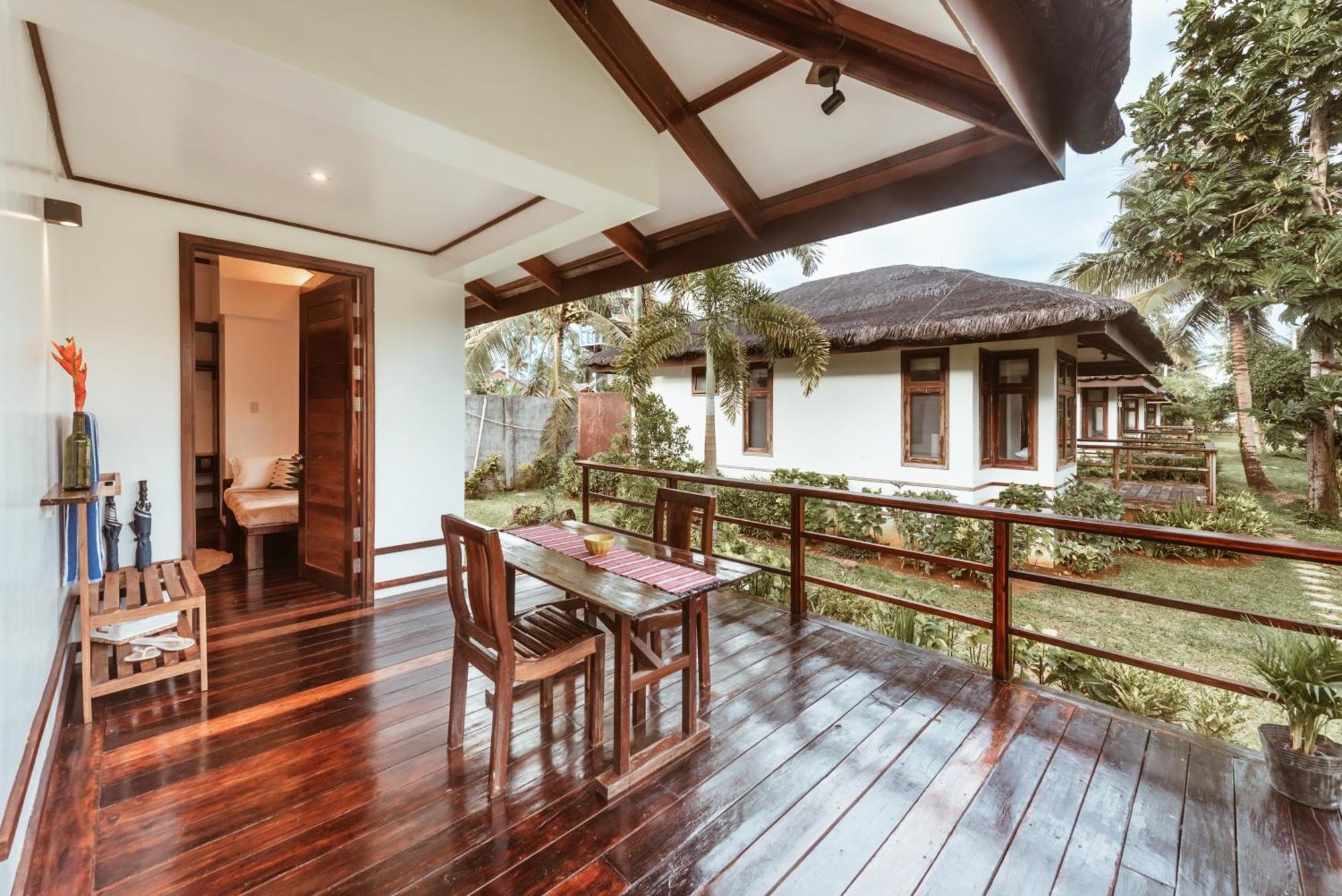 Alon Cloud9 Beach Front Catangnan ภายนอก รูปภาพ