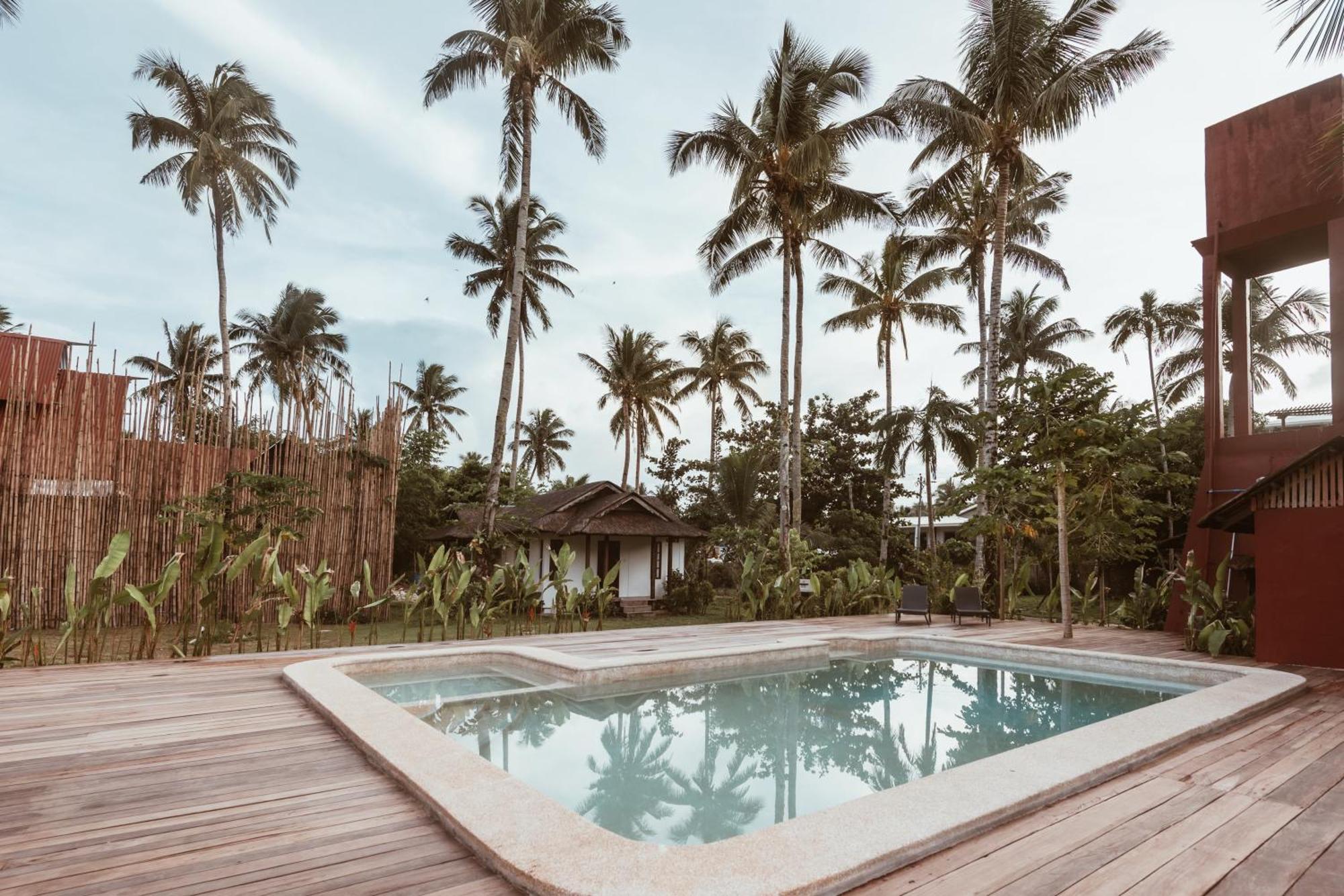 Alon Cloud9 Beach Front Catangnan ภายนอก รูปภาพ