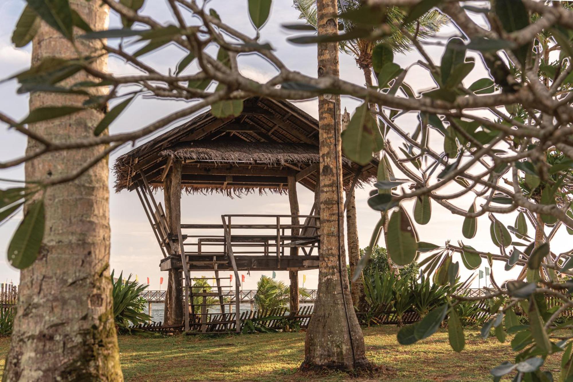 Alon Cloud9 Beach Front Catangnan ภายนอก รูปภาพ