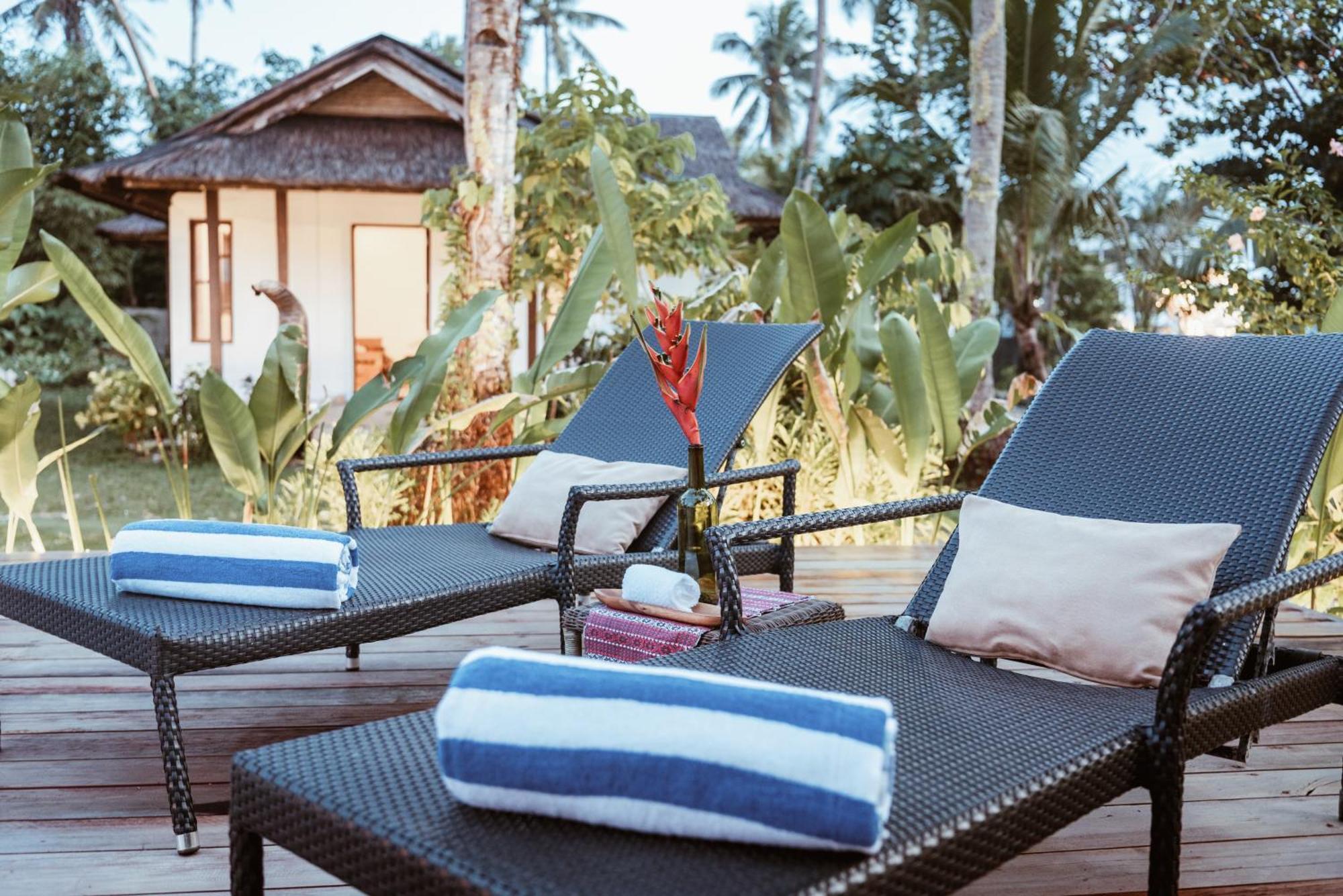 Alon Cloud9 Beach Front Catangnan ภายนอก รูปภาพ