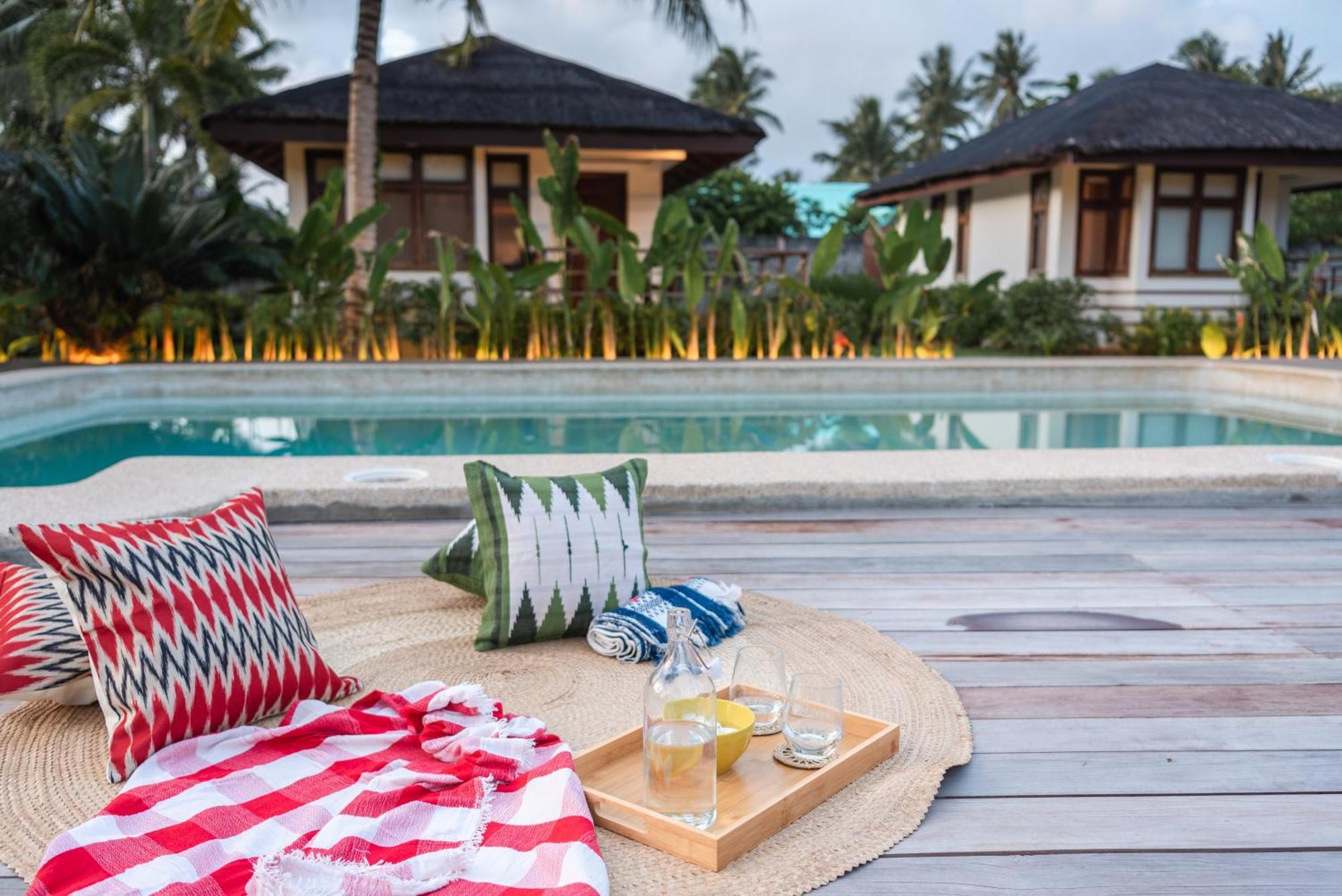 Alon Cloud9 Beach Front Catangnan ภายนอก รูปภาพ